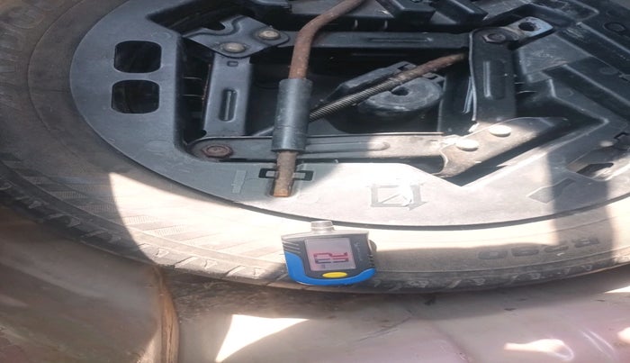 2016 Mahindra Kuv100 K8 D 6 STR, Diesel, Manual, 1,07,880 km, tyre