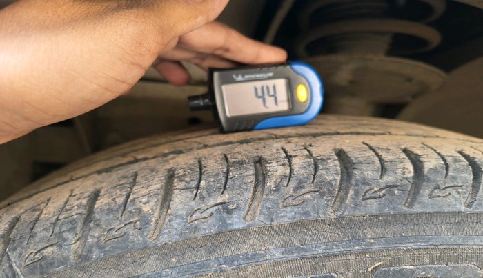 2014 Nissan Terrano XL (P), Petrol, Manual, 83,531 km, tyre