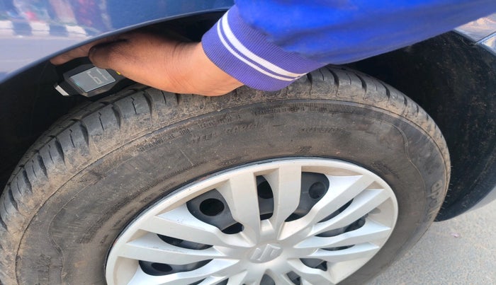 2022 Maruti Dzire VXI, Petrol, Manual, 4,296 km, tyre