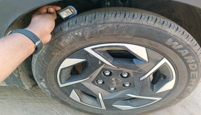 2025 KIA SONET HTK (O) 1.2 Petrol MT, Petrol, Manual, 3,743 km, tyre