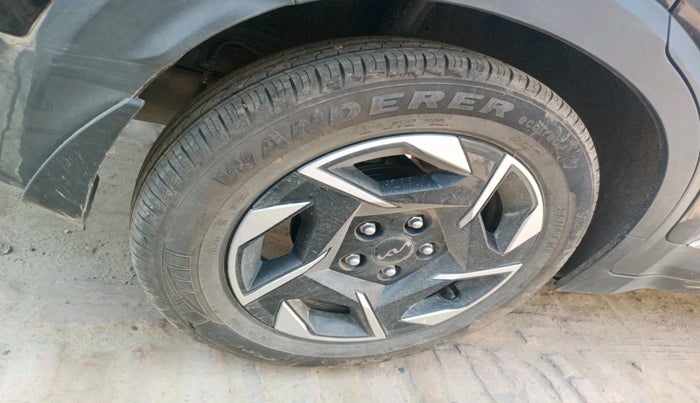 2025 KIA SONET HTK (O) 1.2 Petrol MT, Petrol, Manual, 3,743 km, tyre