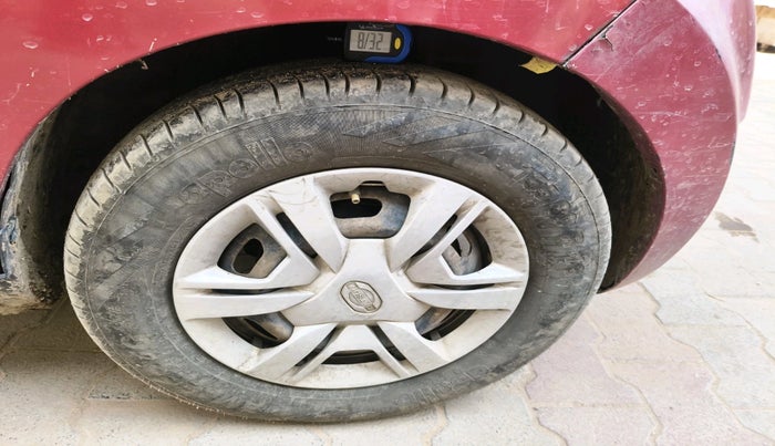 2017 Datsun Redi Go T (O), Petrol, Manual, 1,42,576 km, tyre