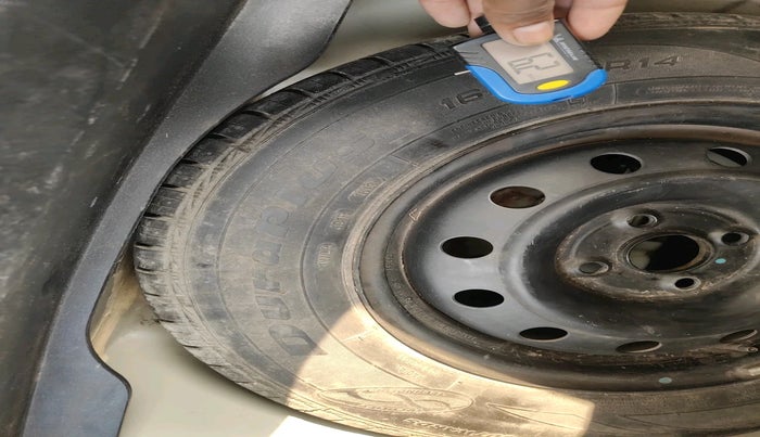 2013 Maruti Swift Dzire VXI, Petrol, Manual, 31,024 km, tyre