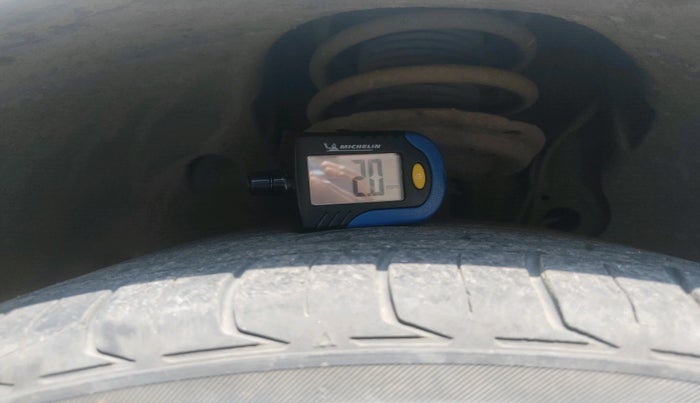 2017 Skoda Octavia L&K 1.8 TSI AT, Petrol, Automatic, 1,39,707 km, tyre