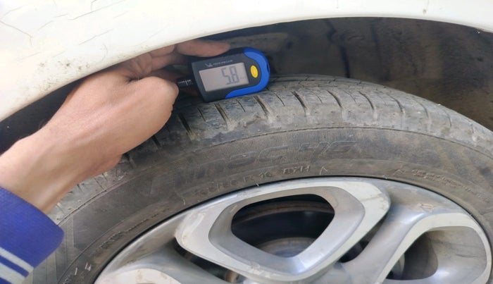 2018 Hyundai Elite i20 ASTA 1.4 CRDI DUAL TONE, Diesel, Manual, 2,49,375 km, tyre