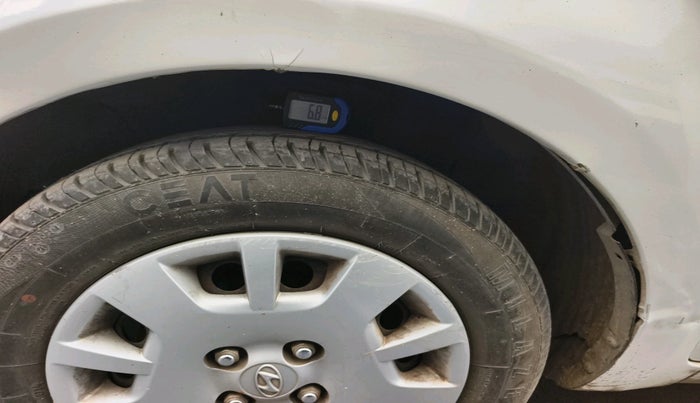 2013 Hyundai i20 MAGNA 1.2, Petrol, Manual, 1,11,955 km, tyre