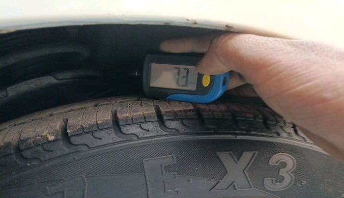 2011 Hyundai i10 ASTA 1.2 AT SUNROOF, Petrol, Automatic, 38,411 km, tyre