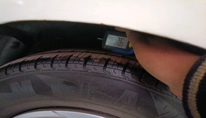 2011 Hyundai i10 ASTA 1.2 AT SUNROOF, Petrol, Automatic, 38,411 km, tyre