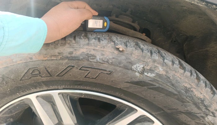 2023 Toyota Fortuner 4X2 AT 2.8 DIESEL, Diesel, Automatic, 25,266 km, tyre