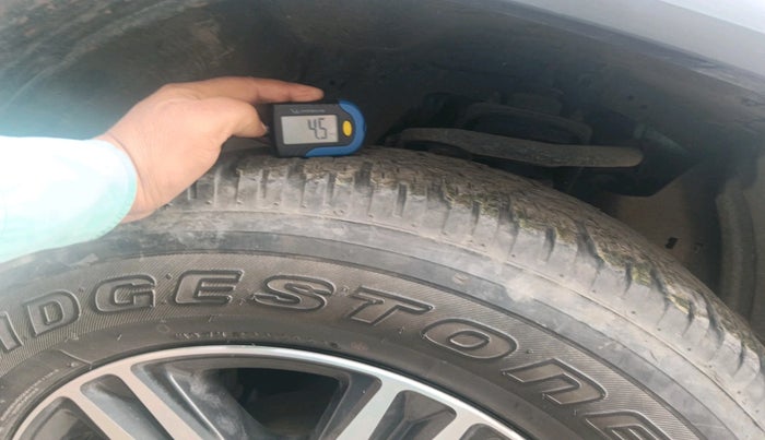 2023 Toyota Fortuner 4X2 AT 2.8 DIESEL, Diesel, Automatic, 25,266 km, tyre