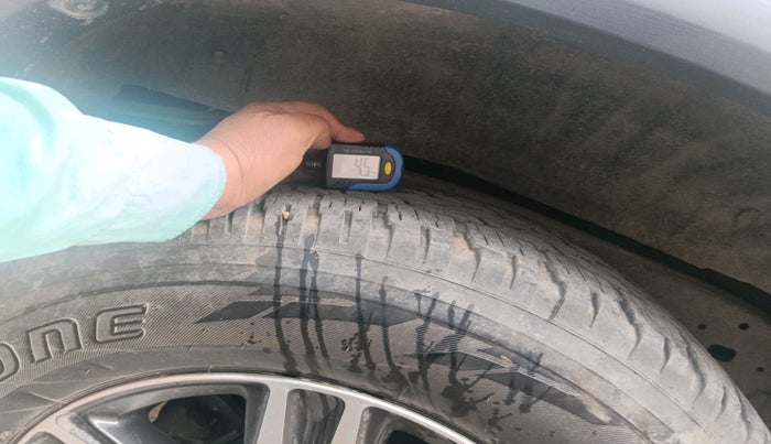 2023 Toyota Fortuner 4X2 AT 2.8 DIESEL, Diesel, Automatic, 25,266 km, tyre