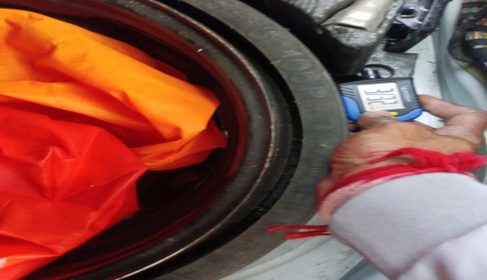 2014 Audi Q7 35 TDI PREMIUM PLUS, Diesel, Automatic, 1,32,288 km, tyre