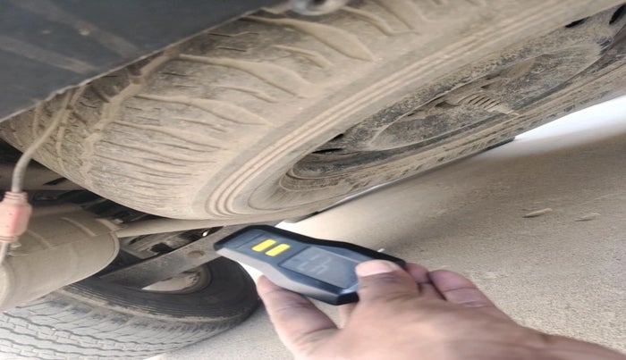 2015 Mahindra XUV500 W8, Diesel, Manual, 98,134 km, tyre