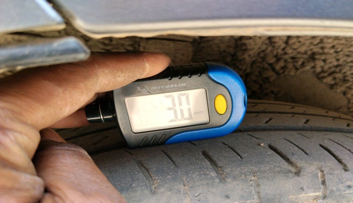 2018 Maruti IGNIS DELTA 1.3 AMT, Diesel, Automatic, 2,02,941 km, tyre