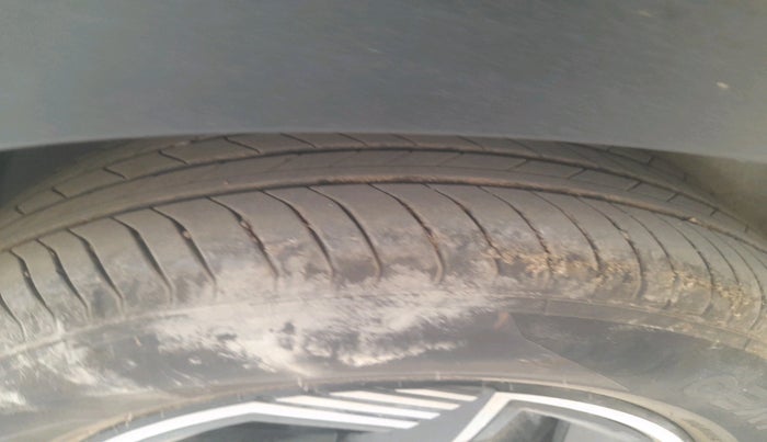 2024 Tata NEXON Fearless Plus (PS) 1.2 iCNG 6MT Dual Tone, CNG, Manual, 24,179 km, tyre