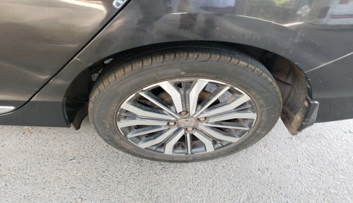 2017 Honda City 1.5L I-VTEC ZX CVT, Petrol, Automatic, 1,55,805 km, tyre