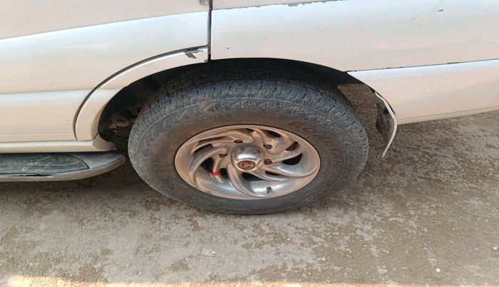 2014 Tata Safari 4X2 LX DICOR, Diesel, Manual, 1,20,253 km, tyre