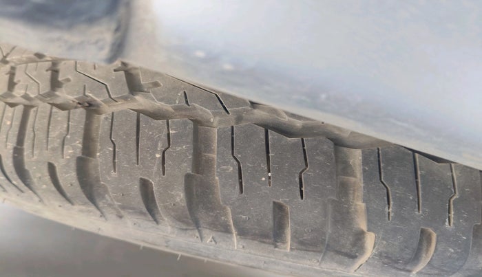 2022 Toyota Fortuner 4X2 AT 2.8 DIESEL, Diesel, Automatic, 1,00,500 km, tyre