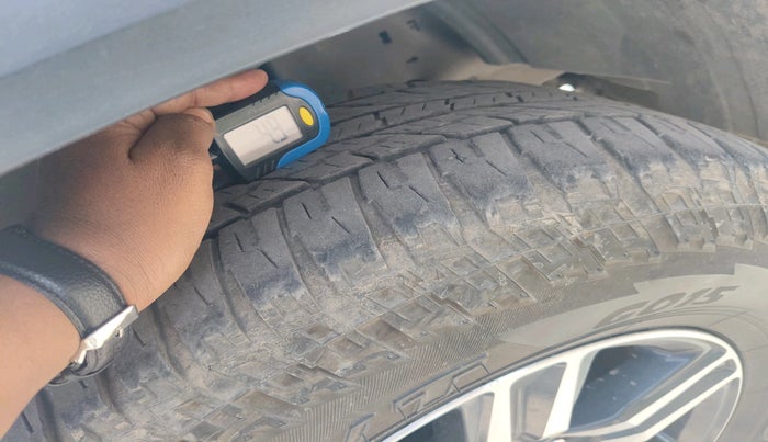 2022 Toyota Fortuner 4X2 AT 2.8 DIESEL, Diesel, Automatic, 1,00,500 km, tyre