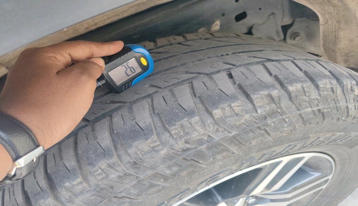 2022 Toyota Fortuner 4X2 AT 2.8 DIESEL, Diesel, Automatic, 1,00,500 km, tyre