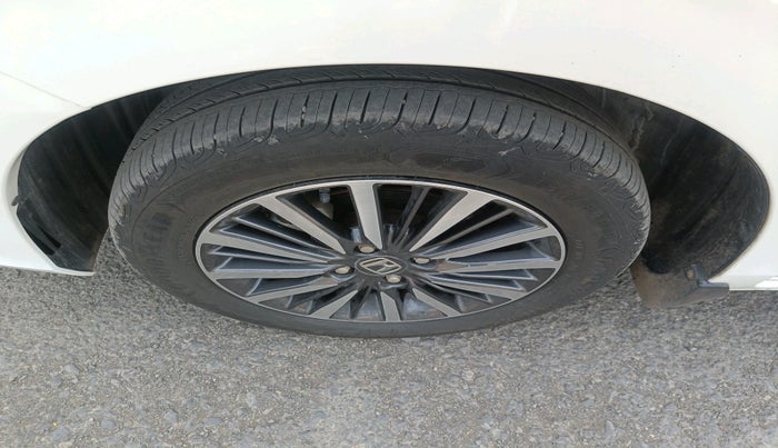 2025 Honda Amaze ZX 1.2 Petrol MT, Petrol, Manual, 27,471 km, tyre