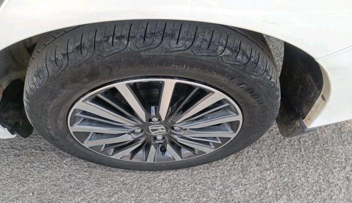 2025 Honda Amaze ZX 1.2 Petrol MT, Petrol, Manual, 27,471 km, tyre