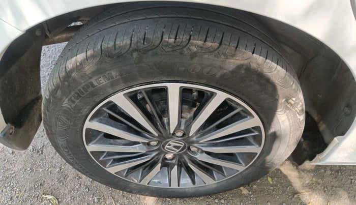 2025 Honda Amaze ZX 1.2 Petrol MT, Petrol, Manual, 27,471 km, tyre