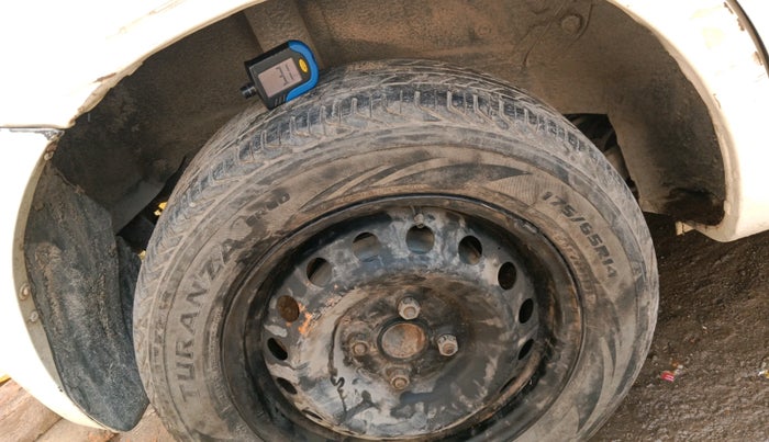 2011 Toyota Etios Liva G, Petrol, Manual, 40,570 km, tyre