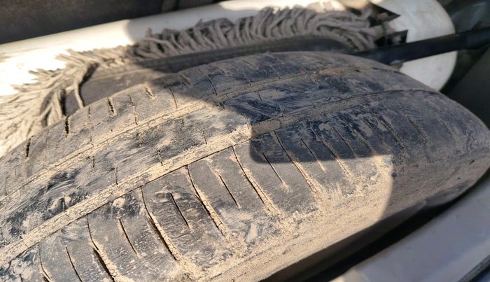 2016 Maruti Celerio VXI CNG, CNG, Manual, 1,61,898 km, tyre