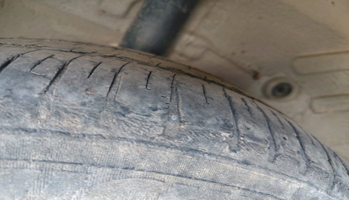 2016 Maruti Celerio VXI CNG, CNG, Manual, 1,61,898 km, tyre