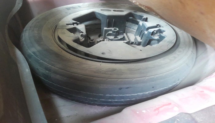 2012 Hyundai i10 MAGNA 1.2, Petrol, Manual, 27,590 km, tyre