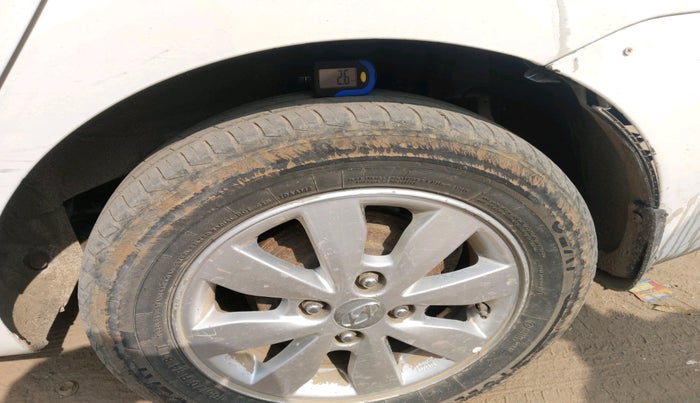 2014 Hyundai Xcent SX 1.1 CRDI, Diesel, Manual, 1,24,008 km, tyre