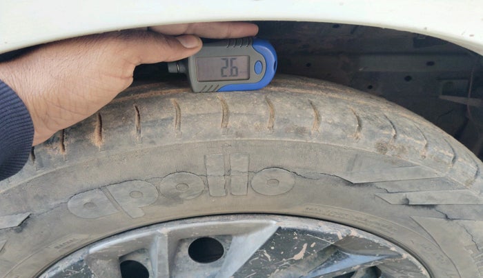 2014 Maruti Swift LXI, Petrol, Manual, 80,313 km, tyre