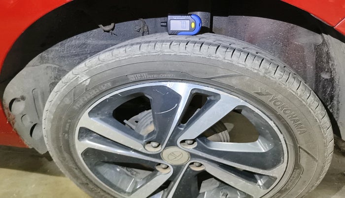 2020 Tata ALTROZ XZ PETROL, Petrol, Manual, 37,455 km, tyre