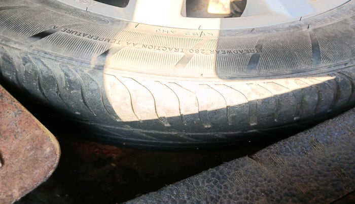 2011 Maruti SX4 ZDI, Diesel, Manual, 1,20,625 km, tyre