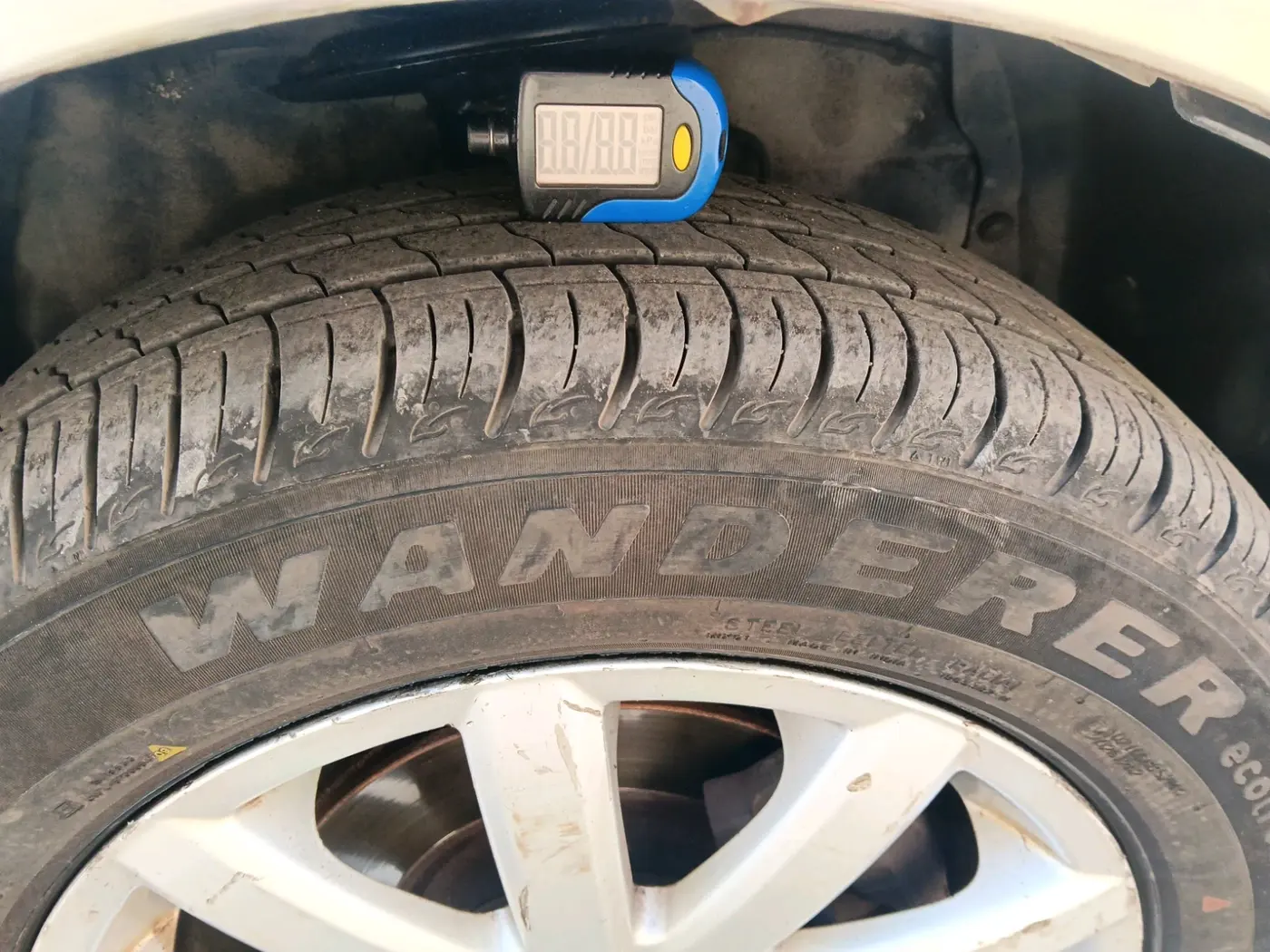 2011 Maruti SX4 ZDI, Diesel, Manual, 1,20,625 km, tyre