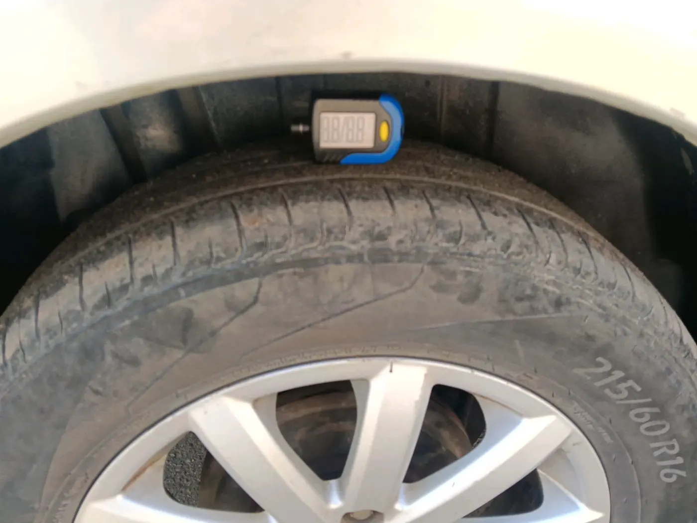 2011 Maruti SX4 ZDI, Diesel, Manual, 1,20,625 km, tyre