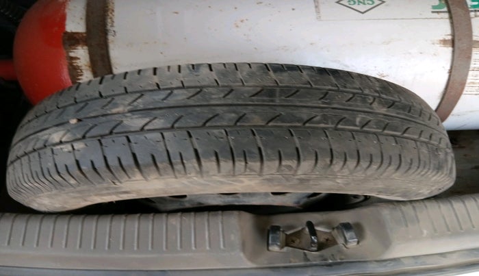 2011 Hyundai i10 MAGNA 1.1, CNG, Manual, 96,919 km, tyre