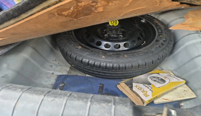 2017 Hyundai Xcent SX 1.2 CRDI (O), Diesel, Manual, 84,827 km, tyre