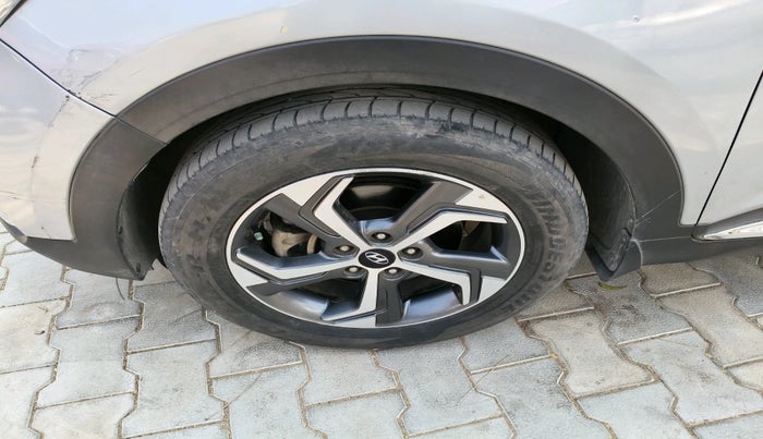 2019 Hyundai Creta SX AT 1.6 DIESEL, Diesel, Automatic, 1,22,852 km, tyre