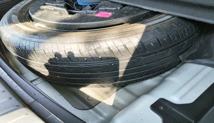 2019 Hyundai Creta SX AT 1.6 DIESEL, Diesel, Automatic, 1,22,852 km, tyre