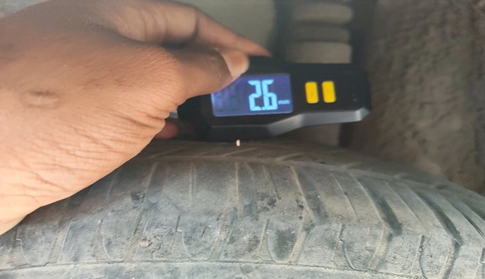 2011 Ford Figo TITANIUM 1.4 DIESEL, Diesel, Manual, 1,34,152 km, tyre