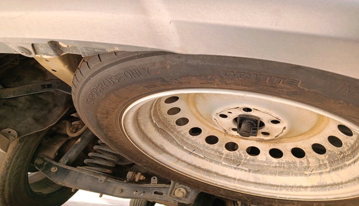 2021 Mahindra XUV700 AX 7 P MT 7 STR, Petrol, Manual, 42,484 km, tyre