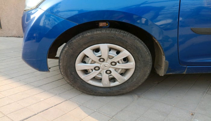 2014 Hyundai Eon ERA +, Petrol, Manual, 16,558 km, tyre