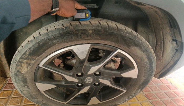 2022 Tata PUNCH CREATIVE  AMT, Petrol, Automatic, 53,000 km, tyre