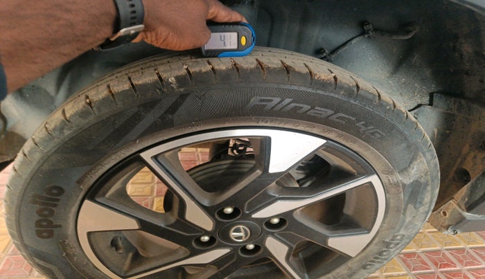 2022 Tata PUNCH CREATIVE  AMT, Petrol, Automatic, 53,000 km, tyre