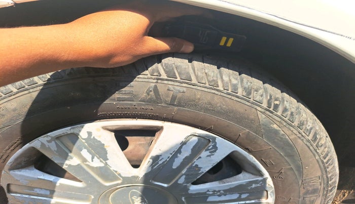 2011 Ford Figo ZXI 1.2 PETROL, Petrol, Manual, 1,08,469 km, tyre