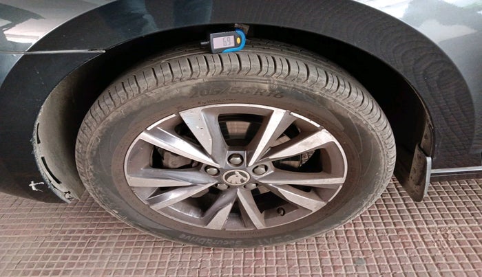 2022 Skoda SLAVIA STYLE 1.0L TSI AT, Petrol, Automatic, 40,731 km, tyre