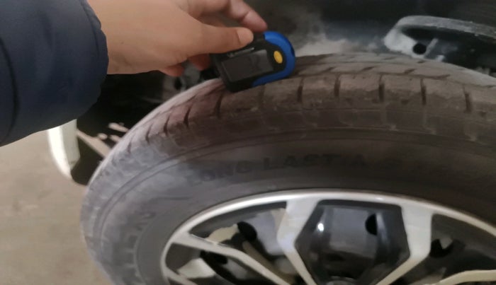 2011 Maruti Swift VXI, CNG, Manual, 1,19,507 km, tyre