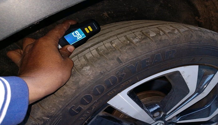 2023 MG HECTOR PLUS SAVVY PRO 1.5 TURBO CVT 6 STR, Petrol, Automatic, 10,573 km, tyre